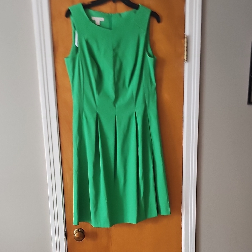 Elegant Green Sleeveless Dress